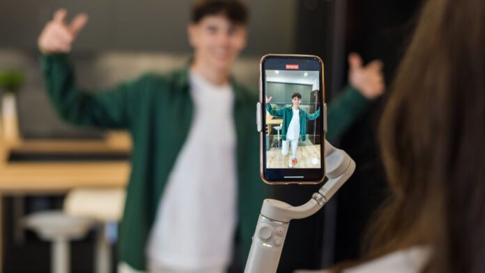Influencer Marketing on Online Shopping Trends